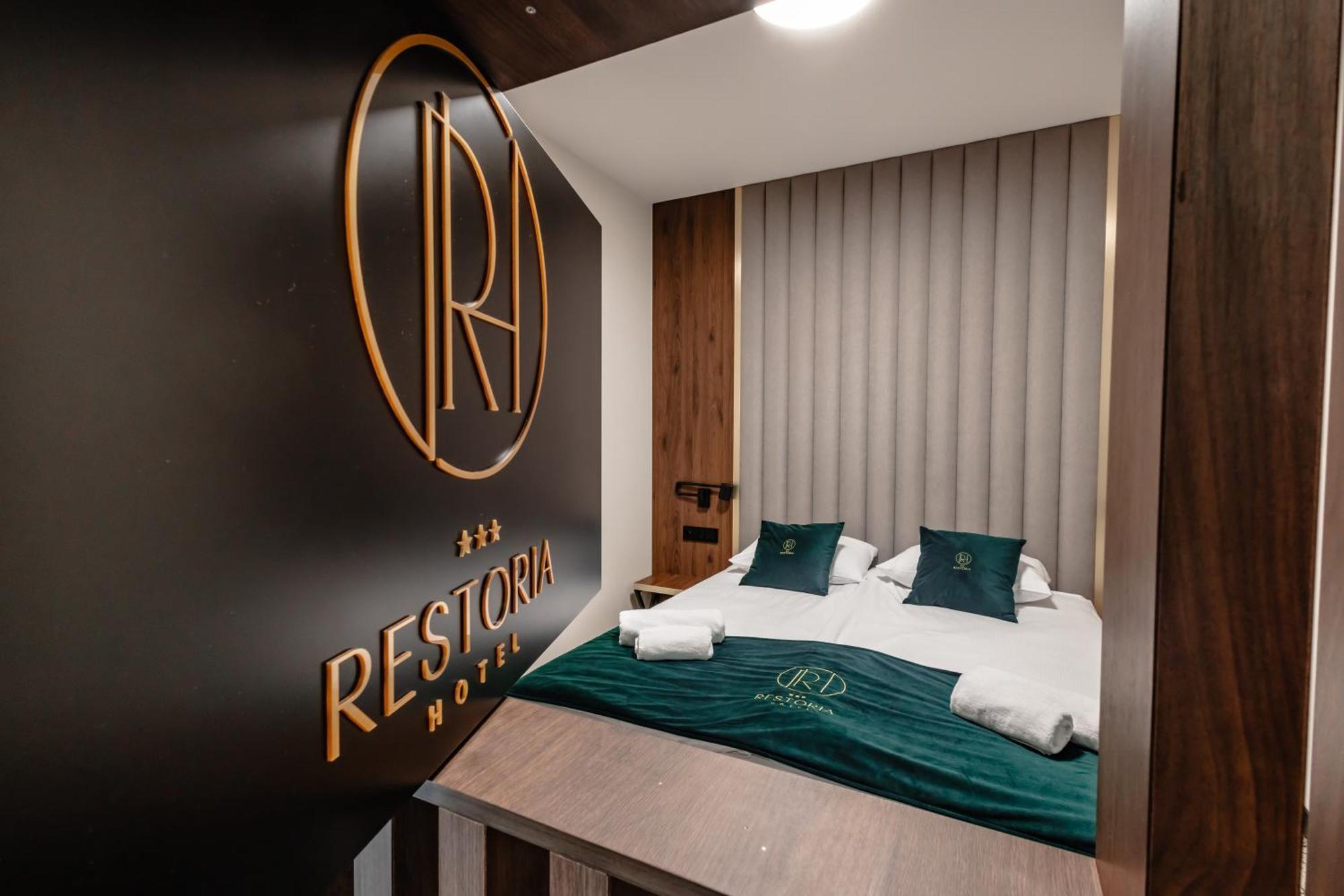 Restoria Hotel*** Радзинь-Подляскі Екстер'єр фото