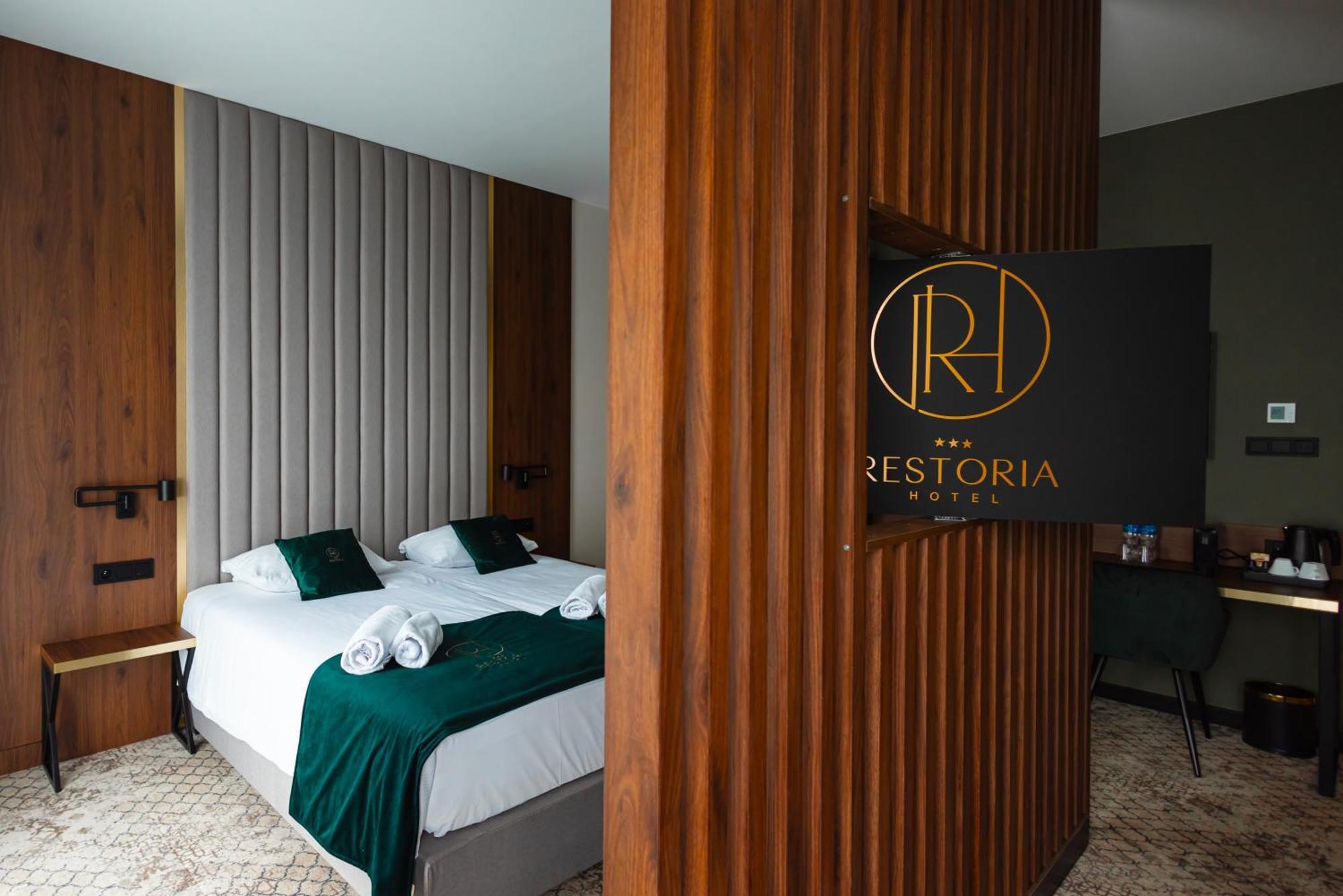 Restoria Hotel*** Радзинь-Подляскі Екстер'єр фото